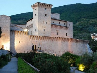 Il Comune di Gualdo Tadino illuminerà di blu la Rocca Flea