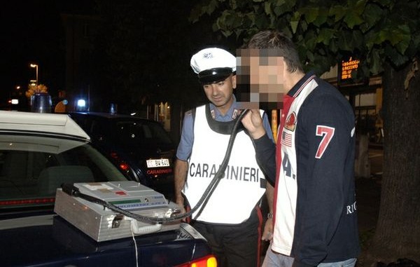 Alla guida ubriachi e sotto l’effetto di stupefacenti, denunciati