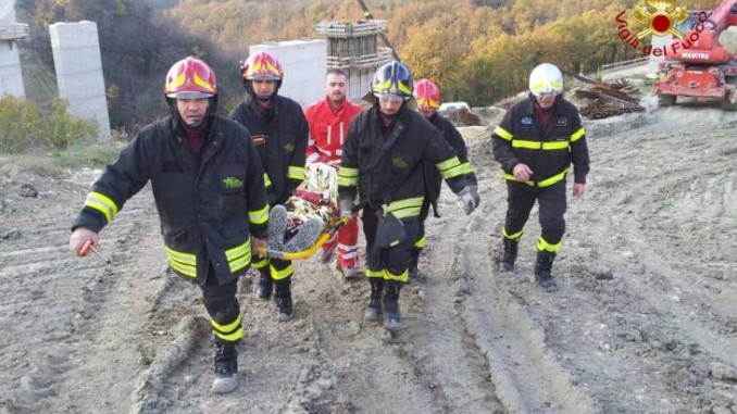 Prova di soccorso dei Vigili del fuoco nelle gallerie in costruzione a Valfabbrica