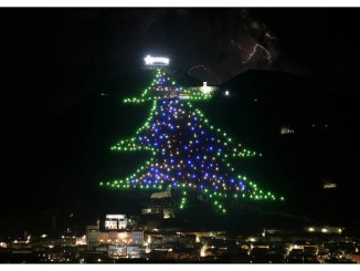 Gubbio, ripartono i lavori di allestimento dell'Albero di Natale