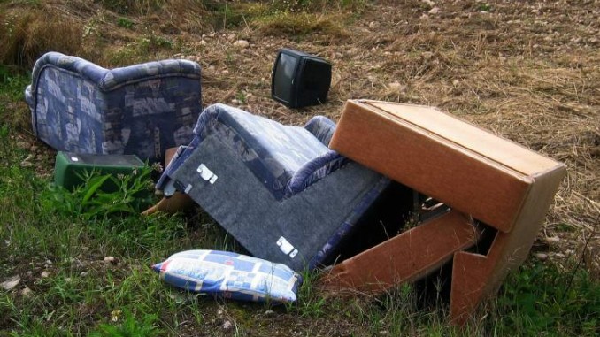 Abbandono dei rifiuti, telecamere e fototrappole installate a Gualdo Tadino