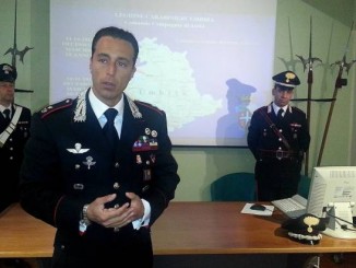 Trovano 25 mila euro, risparmi di una vita, tre ragazzi restituiscono tutto I Carabinieri del Maggiore, Marco Sivori, rintracciano la donna e le fanno riavere i soldi