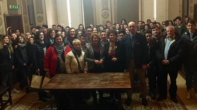 Tre classi di studenti provenienti da Bra ricevute dal Sindaco