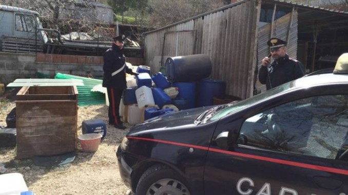 Ladro di gasolio denunciato dai Carabinieri di Gualdo Tadino, sarebbe bene mandarlo via Aveva 100 taniche in plastica vuote e 6 piene di carburante