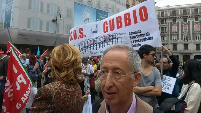 In piazza, a Roma, per difendere patrimonio culturale di Gubbio e Logge dei Tiratori