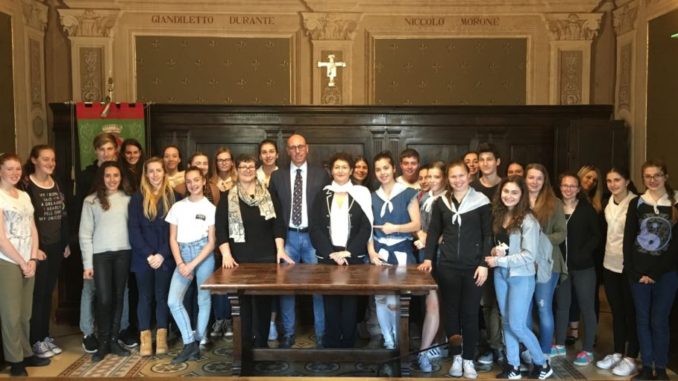 Ventisei studenti provenienti dall’Australia ricevuti dal sindaco di Gualdo Tadino