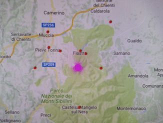 Fortissima scossa di magnitudo 5.4 a Macerata, a Gualdo Tadino gente in strada