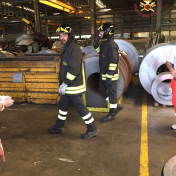 Incidente mortale sul lavoro, operaio schiacciato da acciaio a Valfabbrica