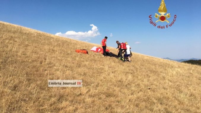 Si schianta col deltaplano e muore a Pian delle Macinare Monte Cucco