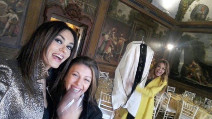 Pamela-con-Cucinotta-e-Battista Pamela Bocchini dal Liceo all'alta moda veste Maria Grazia Cucinotta