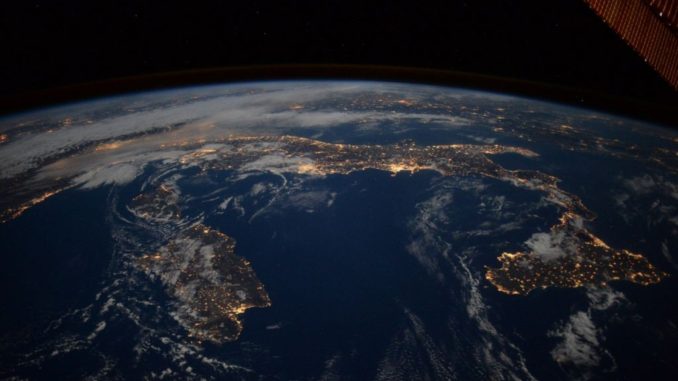 Natale, accensione spaziale per l’Albero di Gubbio