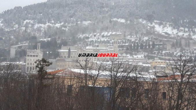  Neve e gelo emergenza Gubbio ancora scuole chiuse anche domani