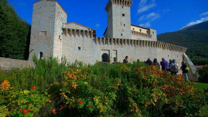 Gualdo Tadino, la città della ceramica, si prepara alla Pasqua