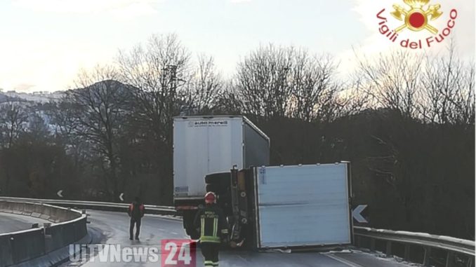 Altri due incidenti stradali, causa ghiaccio, un ferito