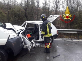 Auto contro furgone, muore un uomo in un incidente sulla Pian d'Assino