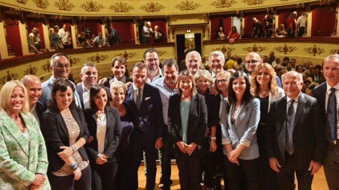 Quei commercianti che vanno a vedere Matteo Salvini, da boicottare