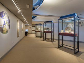 Logge dei Tiratori della Lana, Raffaello e la nuova maiolica Gubbio