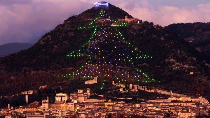 A Gubbio la magia da record, Albero di Natale più grande al mondo