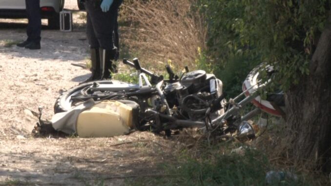 Gubbio, morto motociclista, si è schiantato contro un camion