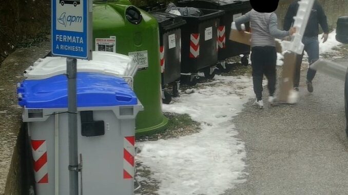 Fototrappole: multati 76 “furbetti” dell’abbandono dei rifiuti
