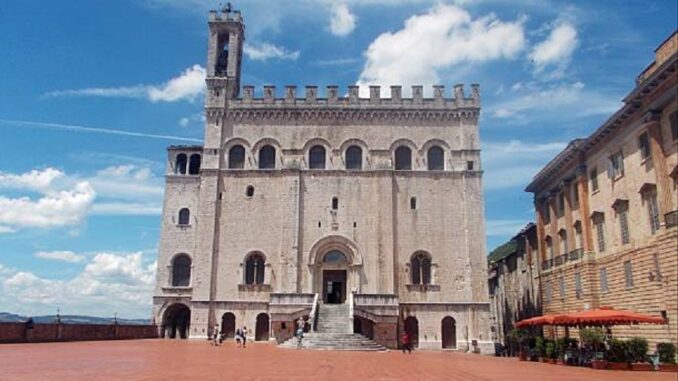 Il Palazzo dei Consoli di Gubbio per tutti: arriva la guida “Easy to read”. Asad e Museo Civico per avvicinare alle bellezze del Palazzo