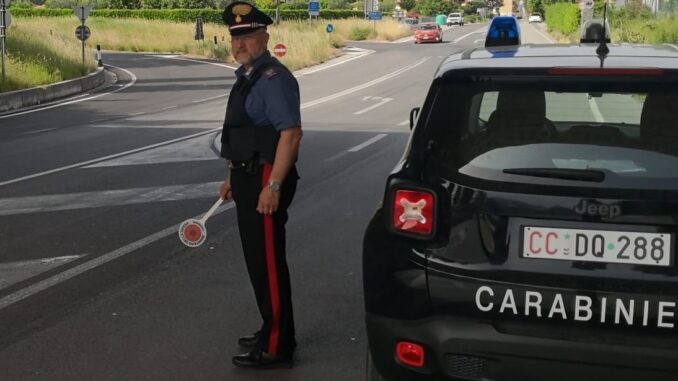 Sorpresi a rubare grondaie di rame, due giovani arrestati dai carabinieri
