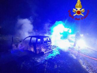 Incendio doloso, autovettura in fiamme a Cerqueto di Gualdo Tadino