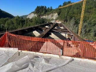 Strada statale 452 “della Contessa”, in corso le operazioni di varo delle travi del nuovo viadotto