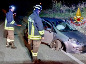 Incidente stradale sulla SS3 Flaminia a Rigali di Gualdo Tadino: automobilista perde il controllo a mezzanotte