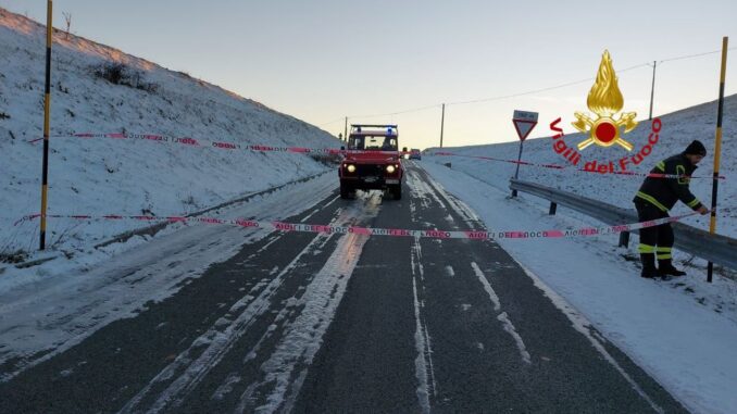 Autovetture bloccate dal ghiaccio a Val di Ranco, Monte Cucco