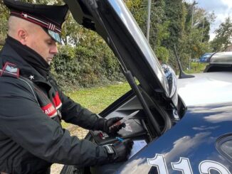 Trovato in possesso di un coltello a serramanico, denunciato