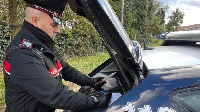 Trovato in possesso di un coltello a serramanico, denunciato