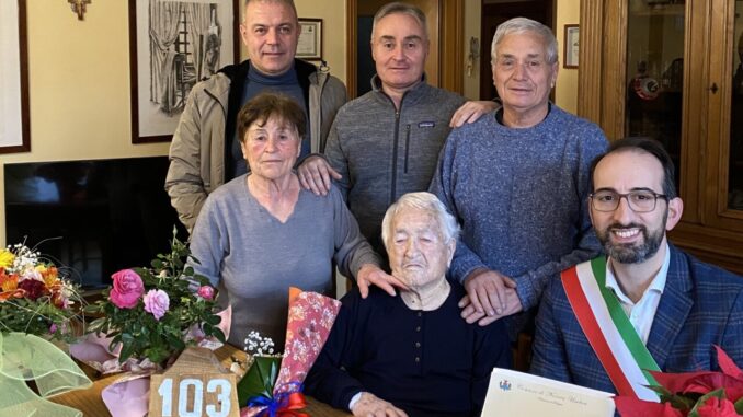 Nocera Umbra, festeggia la signora Chiara Agostini con i suoi 103 anni
