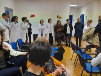 Gli studenti Mastro Giorgio Nelli di Gubbio donano ceramiche all'ospedale di Branca