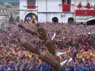 L'Alzata dei Ceri di Gubbio: Un'Esplosione di Colori e Tradizioni