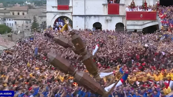L'Alzata dei Ceri di Gubbio: Un'Esplosione di Colori e Tradizioni