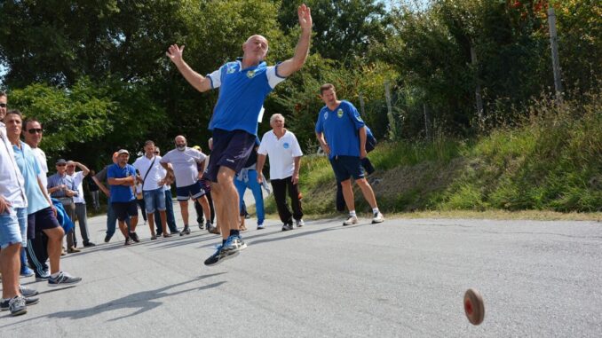 Ruzzola, a Nocera Umbra si assegna il titolo di campioni d'Italia a coppie