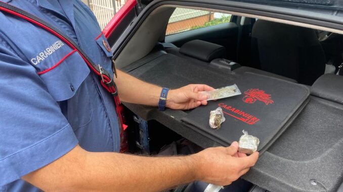Sessantenne denunciato per droga in un bar di Fossato di Vico