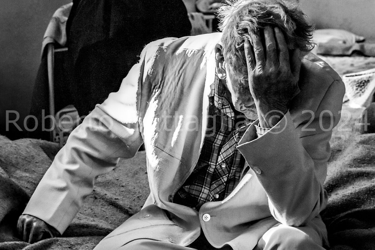 Il fotoreporter Roberto Battaglia racconta la senilità