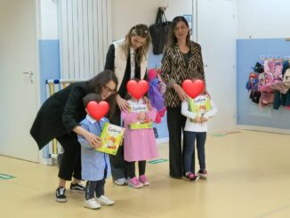 Aiutaci a crescere. Regalaci un libro!