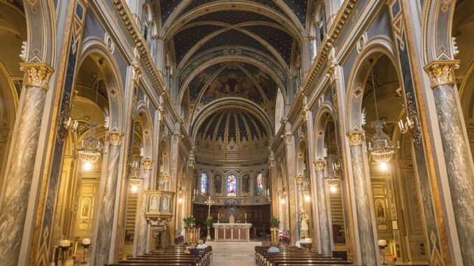 Visita notturna Basilica di San Benedetto: un viaggio nella storia