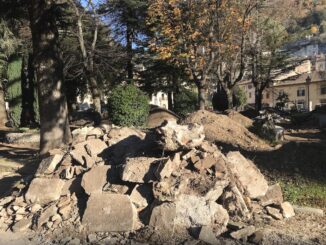 Protesta per la devastazione del giardino storico di Gubbio