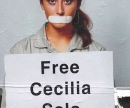 Flash mob a Gualdo Tadino per la liberazione di Cecilia Sala