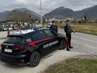 Finti tecnici scassinavano distributori automatici: denunciati