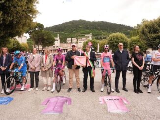 Giro 2025, successo a Gubbio: festa e organizzazione top