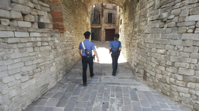 Arrestato a Gubbio con cocaina nascosta nei muri