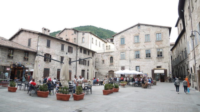 Riorganizzazione suolo pubblico, priorità a sicurezza e decoro