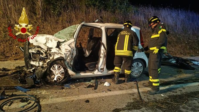 Grave scontro sulla SS219 a Gubbio: due feriti estratti