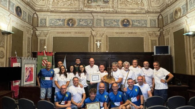 Gualdo Tadino celebra campioni di balestra e fionda