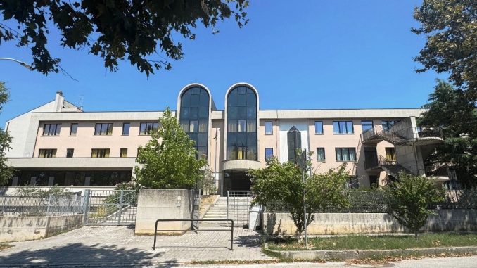 Gualdo Tadino, nuovi infissi all’Istituto Storelli